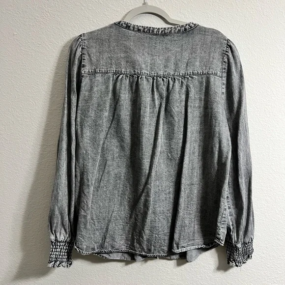 Jane and Delancey Grey Button Up Chambray Top - Picture 8 of 9